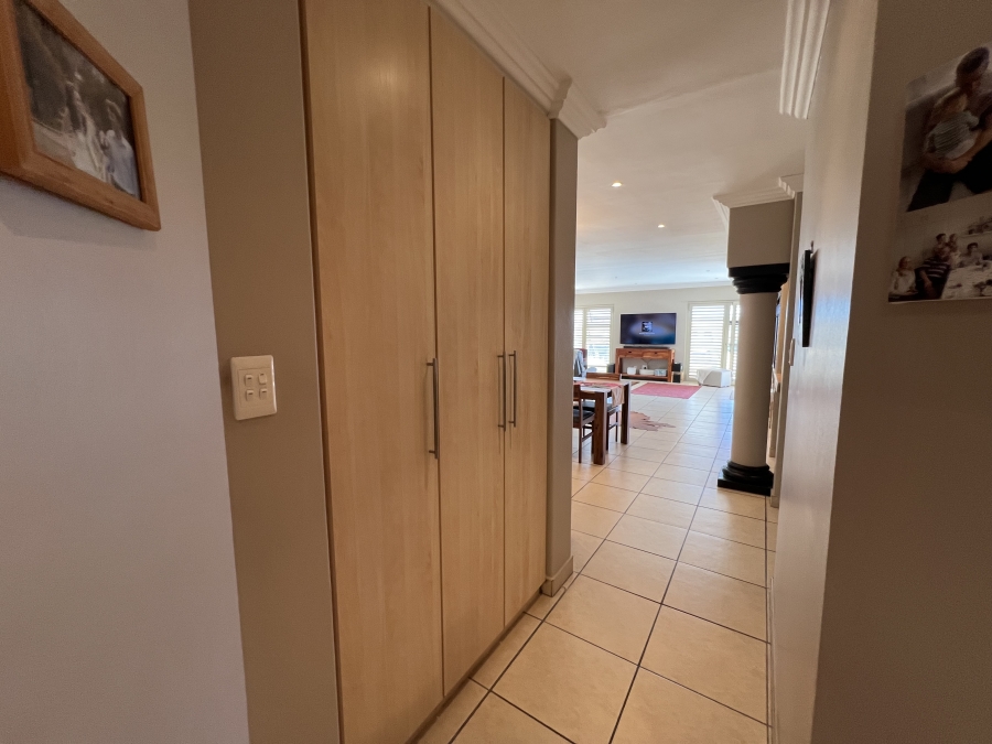 3 Bedroom Property for Sale in Wavecrest Eastern Cape